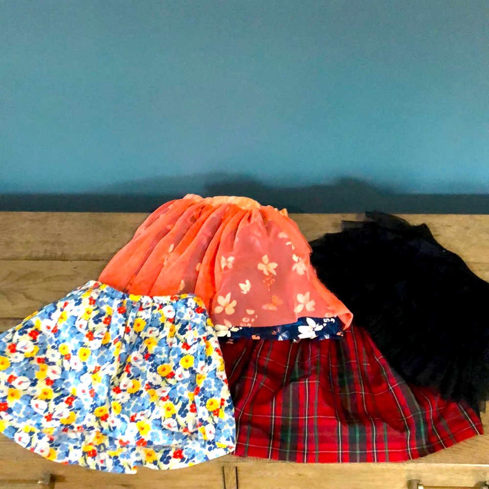 Kids Skirt Buddle in Size 5. Bundle includes 2 Polo and 1 Zara Skirt and 1 other